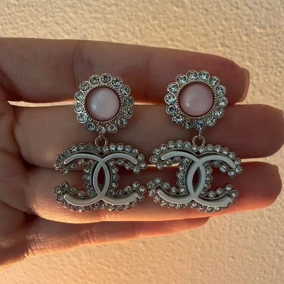 💗Chanel Pink Cabochon CC Crystal Drop Earrings✨ - Picture 12 of 12